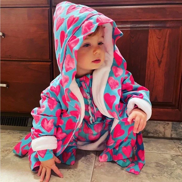 Posh Peanut Queen of Hearts Kids' Long Sleeve Plush Robe